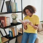 Comment choisir sa bibliothèque de salon sur mesure